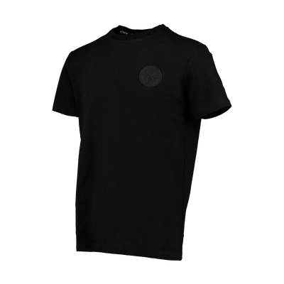 Manchester City Blackout-T-Shirt mit kleinem Vereinswappen