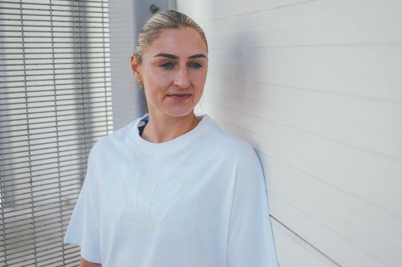 MCFC WOMENS COLLEGIATE BF TEE - white